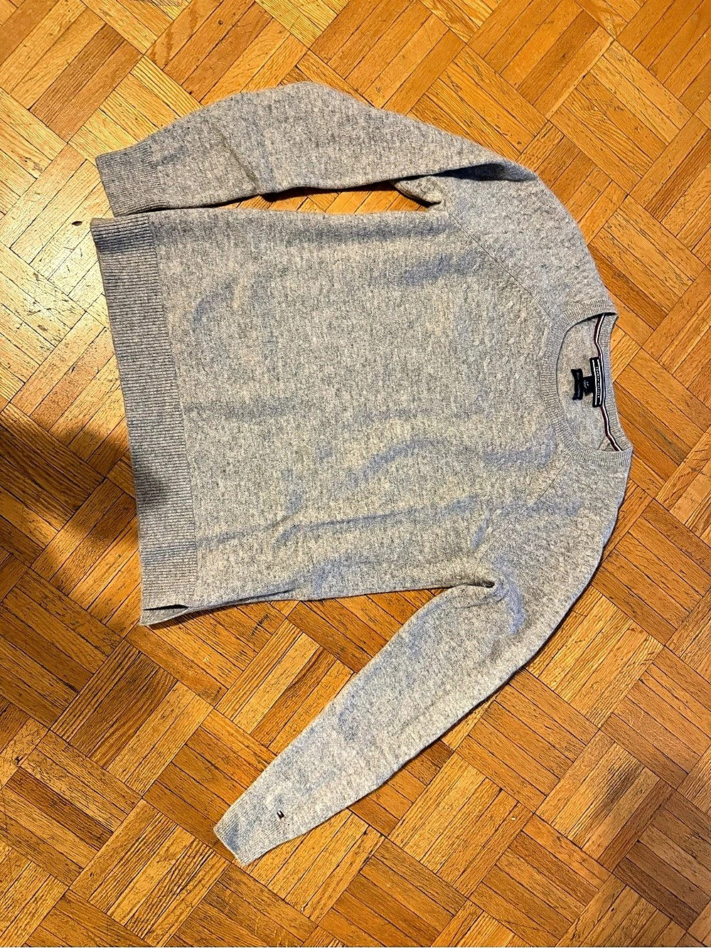 Tommy Hilfiger Cashmere Crewneck Size Small Gray